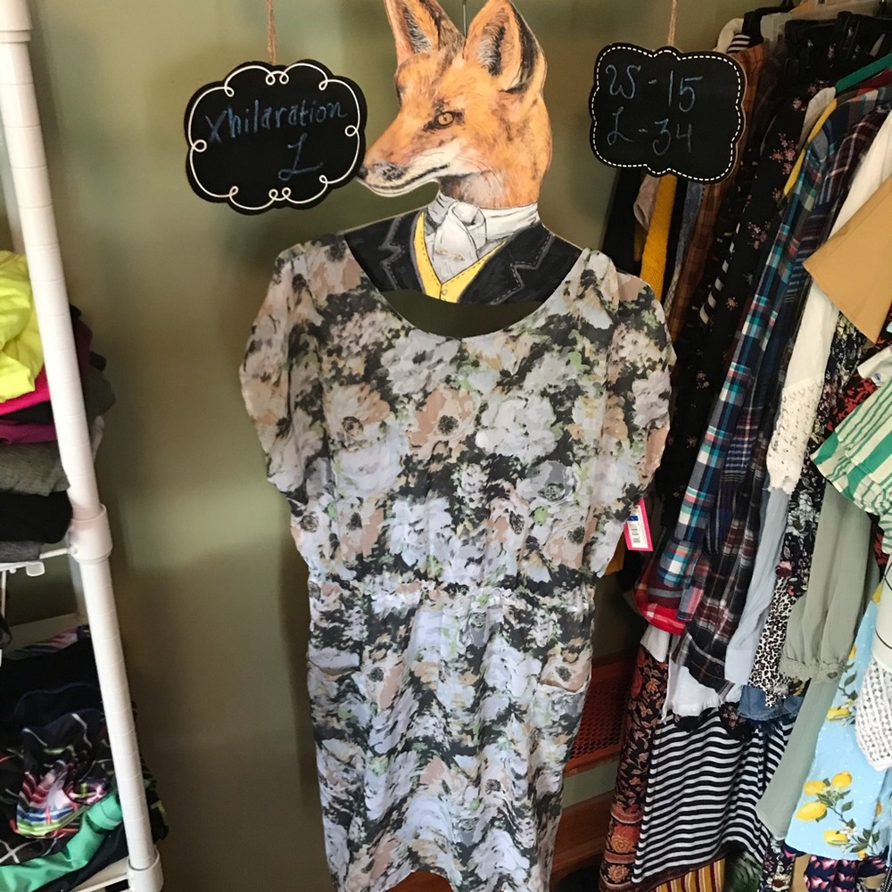 NWT Floral Dress with Double Pockets! - Picture 11 of 12
